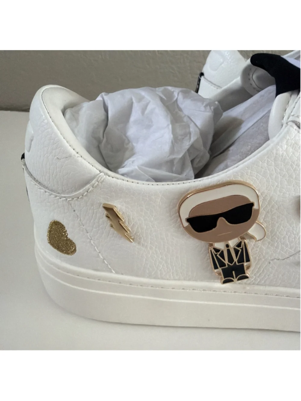 NEW Karl Lagerfeld Paris Women's Cate Pins Embellished Sneakers Size 9 Leather
